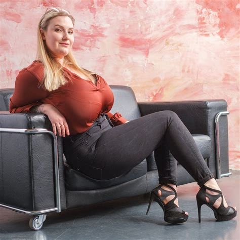 kira clark Plus Size Model 